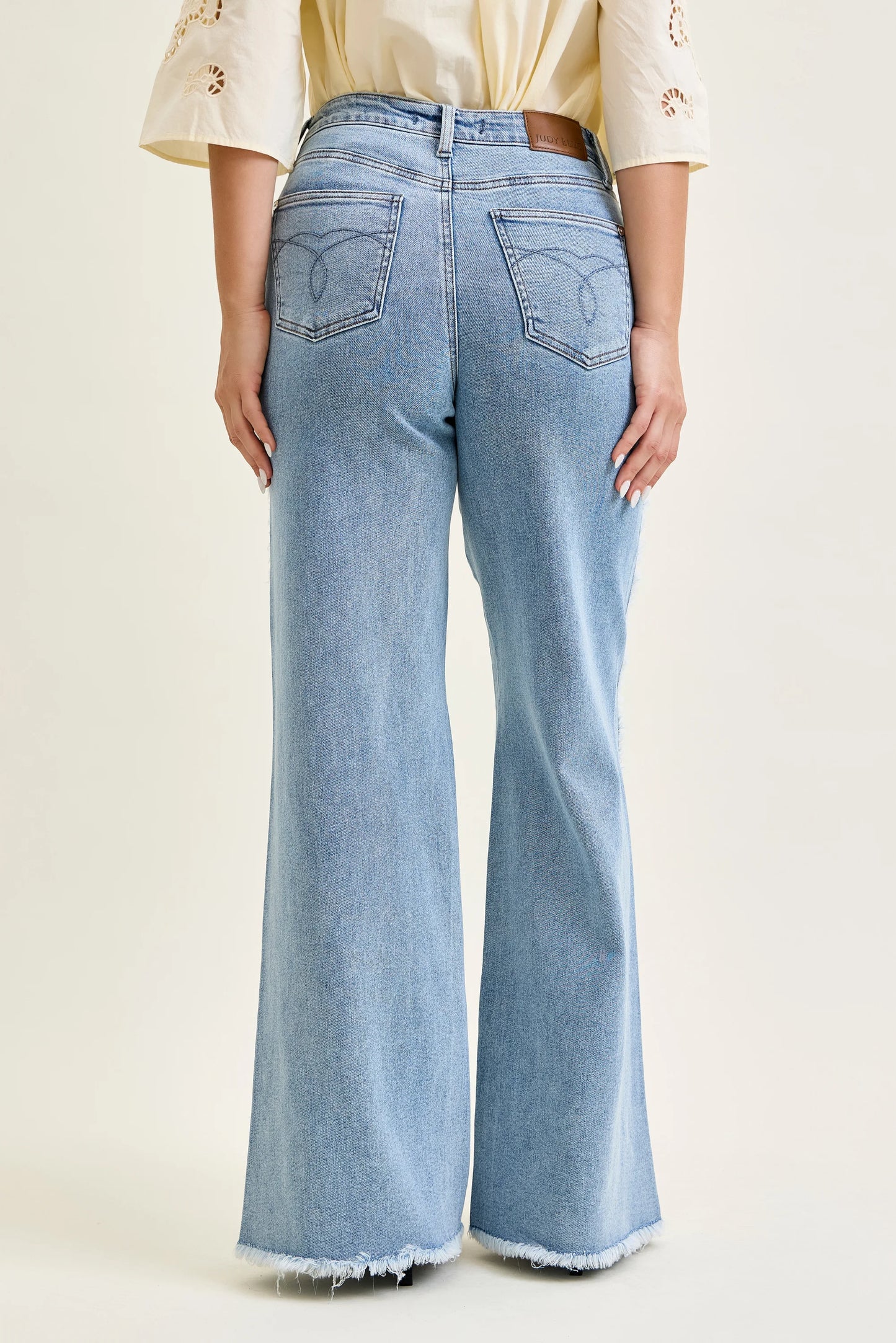 Judy Blue 881087 Retro Wide w/ Raw Twisted Outseam