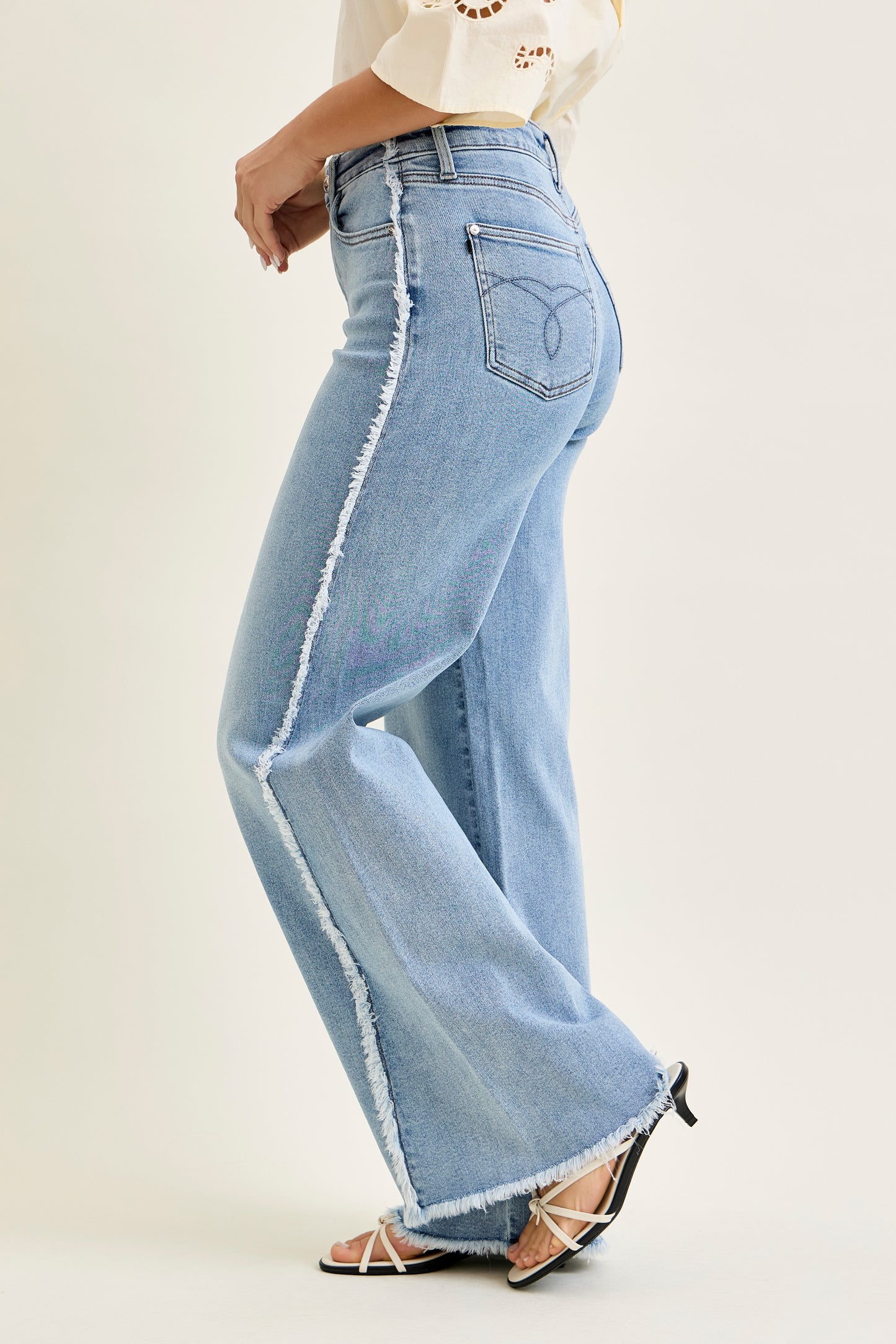 Judy Blue 881087 Retro Wide w/ Raw Twisted Outseam