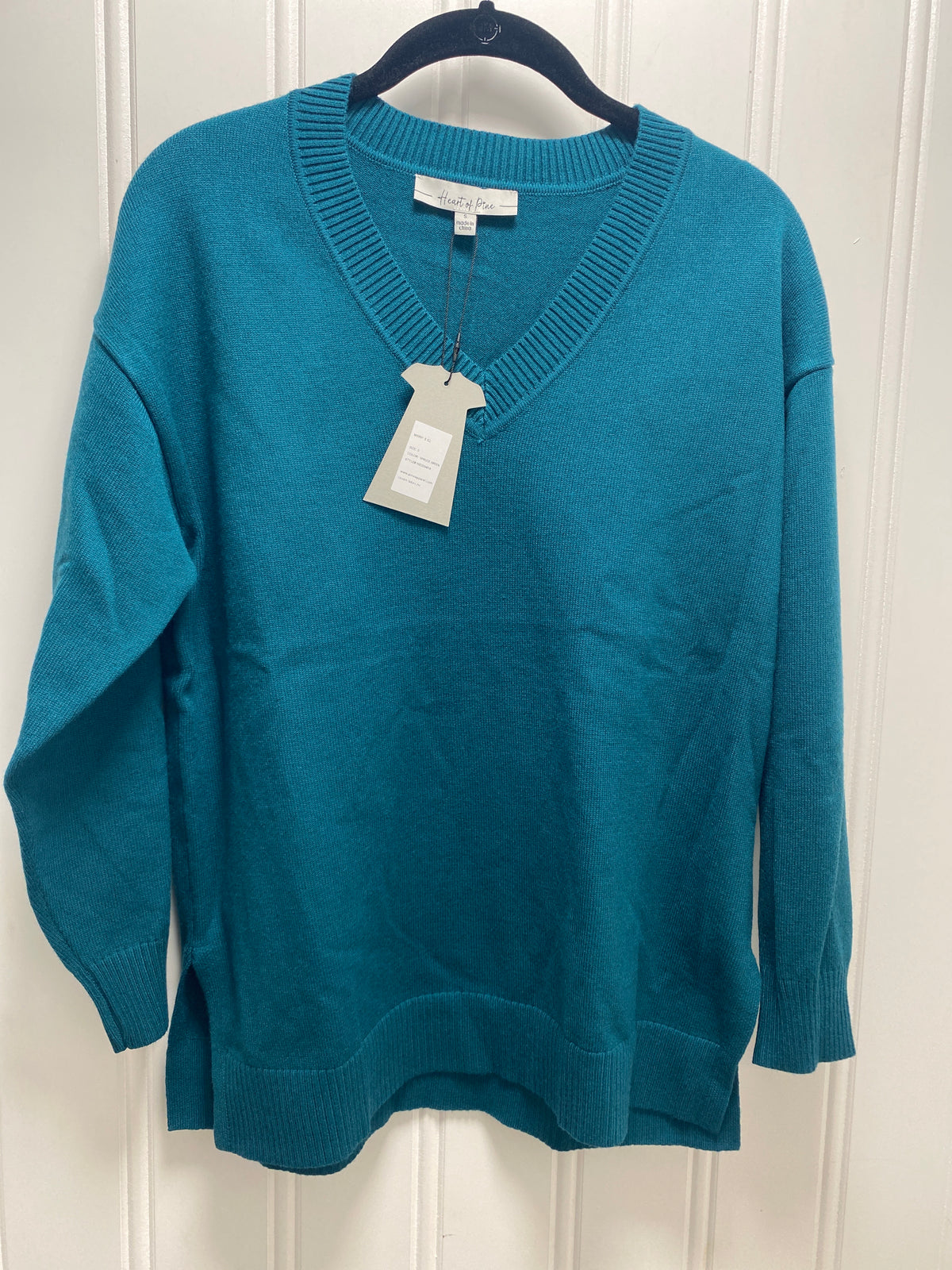 Heart of Pine V-Sweater. Spruce Green