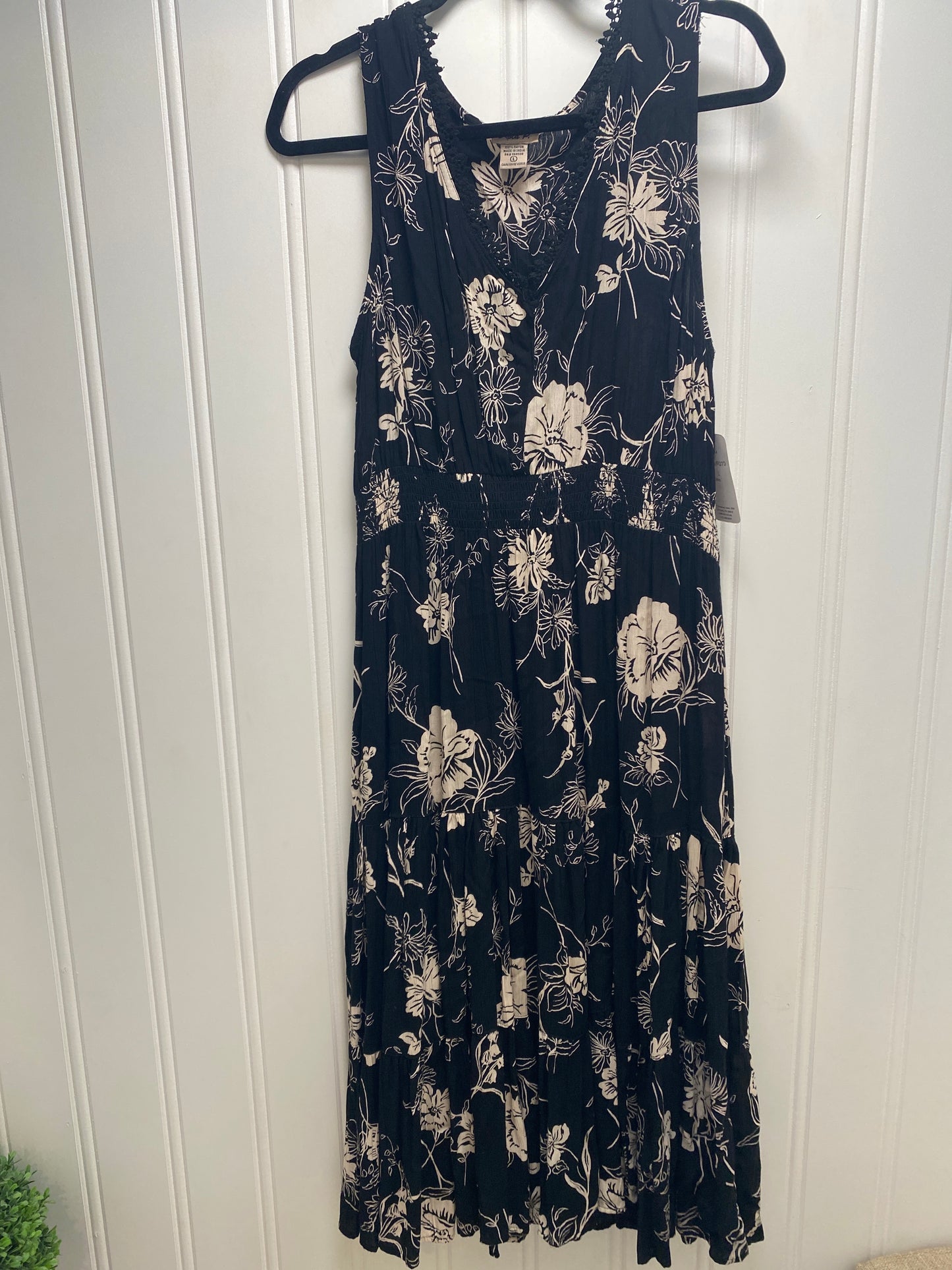 MIDI Black Dress with Cream Flowers